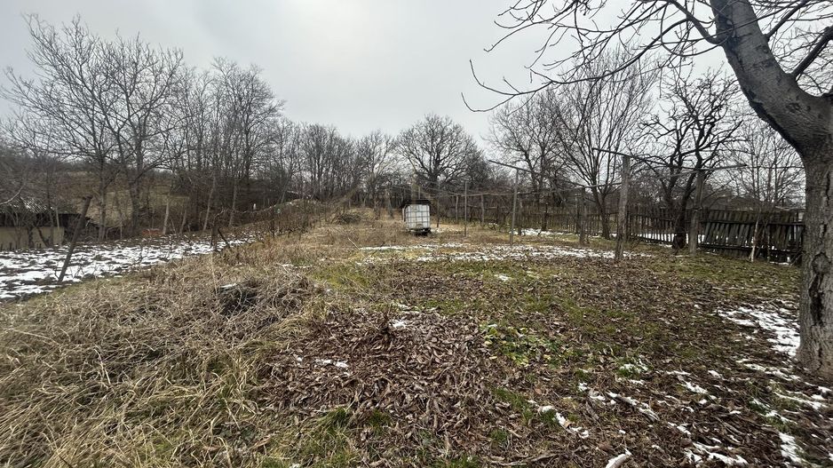 Casă bătrânească în Comuna Brătila - Poză 4