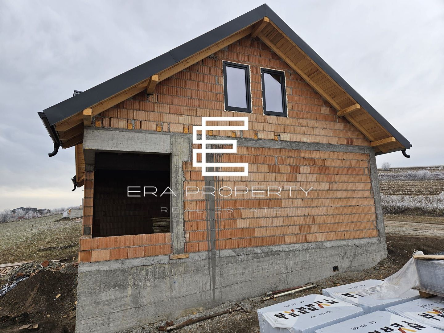 Casa individuala -pivnita-teren 350 mp- priveliste superba - Poză 7