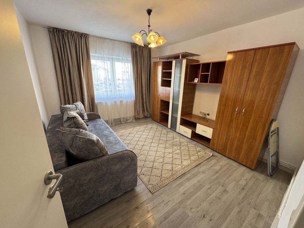 APARTAMENT 1 CAMERA PRIMA INCHIRIERE | ZONA STRAND | BARSEI - Poză 1