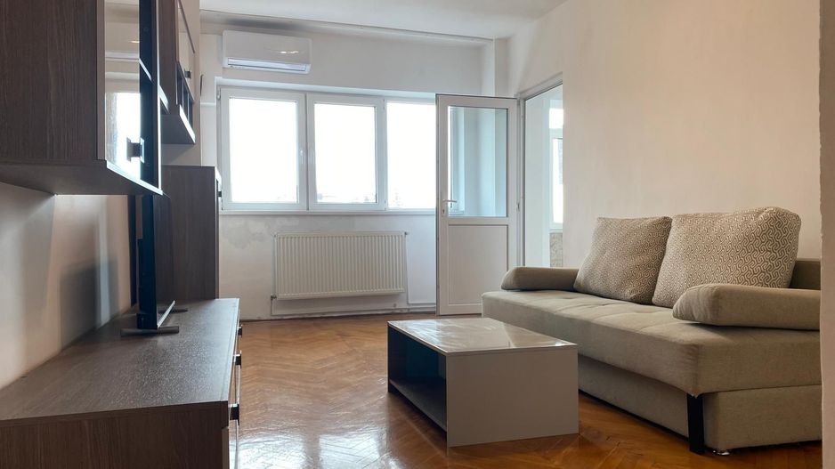 Închiriere apartament cu 4 camere, spatiu generos– Centru, Târgoviște - Poză 1