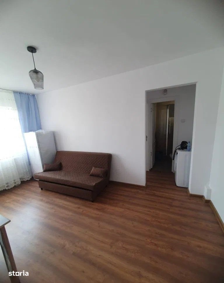 Apartament 3 camere,  Micro 21,et 3,renovat ,mobilat cu totul nou - Poză 2