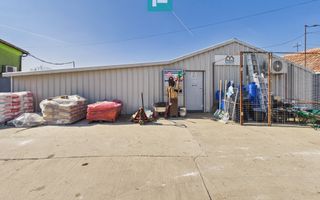 Casa cu potential multiplu in Curtici - Poză 4