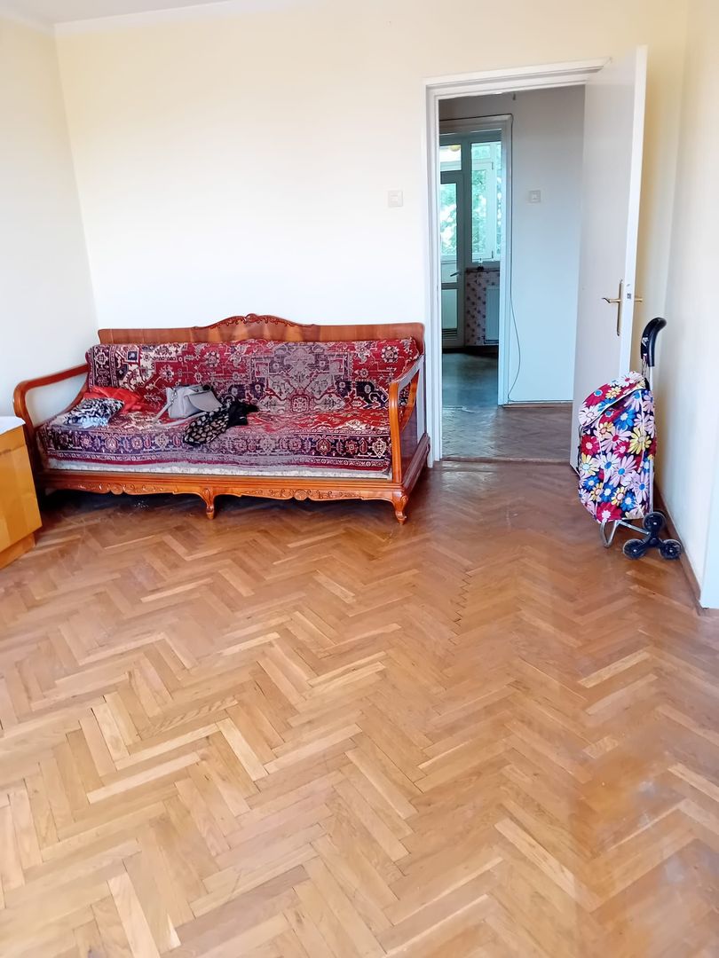 De vanzare -  apartament cu 3 camere decomandate, Tiglina 2, etaj 3/4 - Poză 3