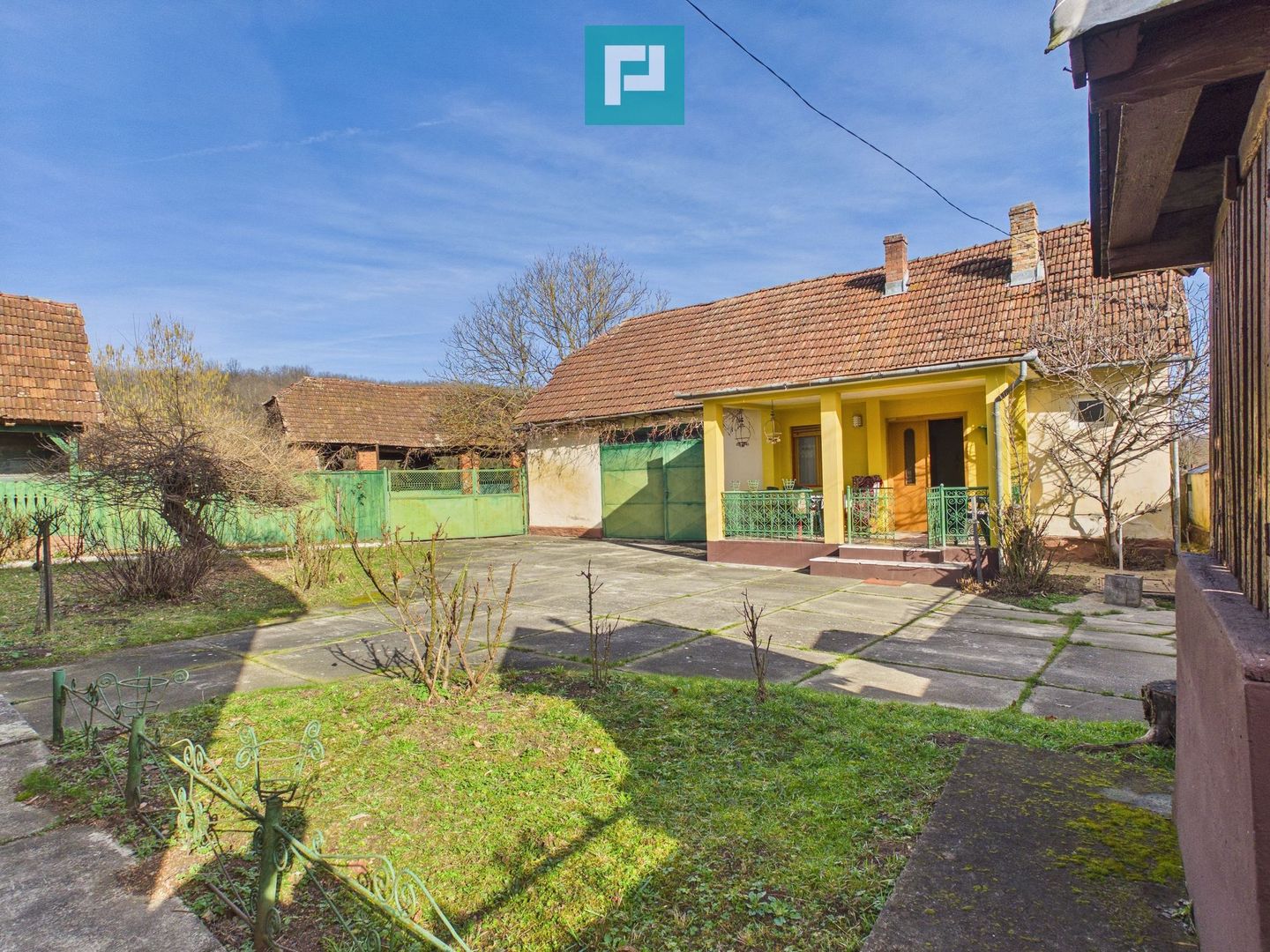 Casa din caramida si teren 1316 mp - Savarsin - Poză 2