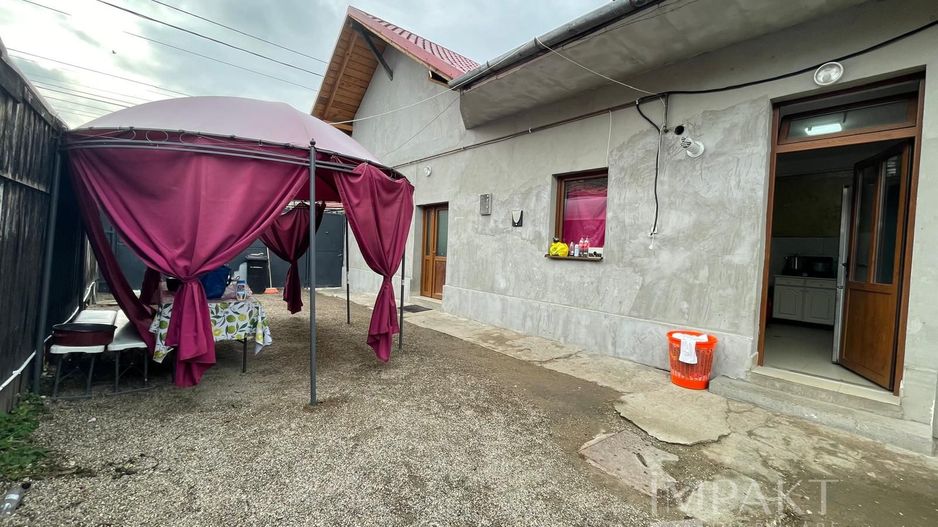 Casa Semicentrala cu Posibilitate de Mansardare! - Poză 1