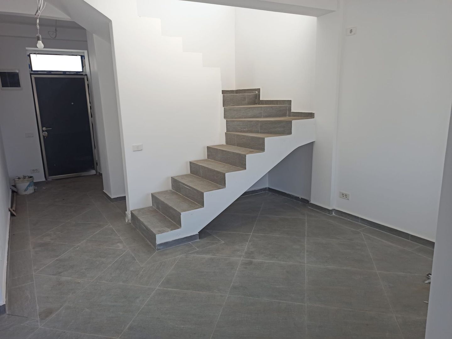 vila gata in duplex/5cam+2bai+150mp curte libera/comBerceni -Ilfov - Poză 3