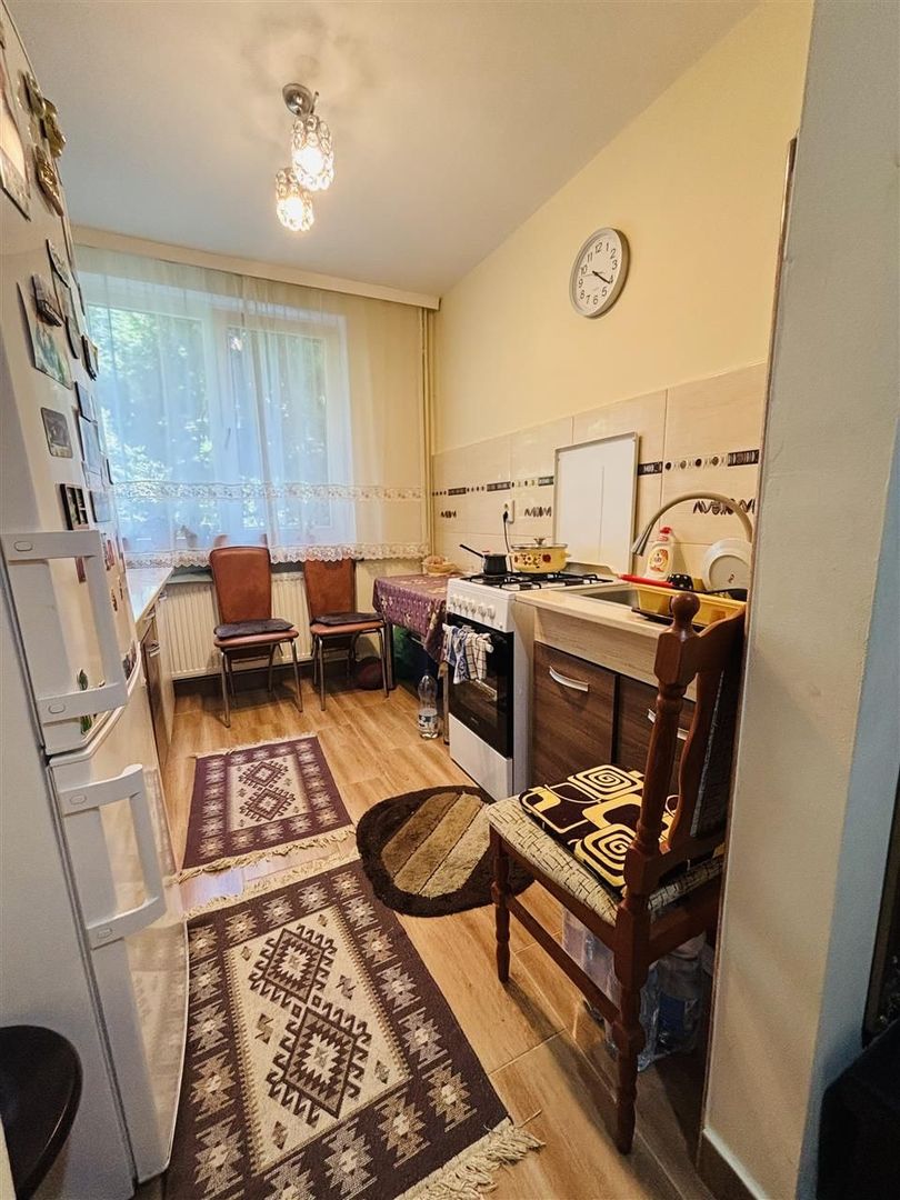 APARTAMENT CU 2 CAMERE SEMIDECOMANDAT ZONA ROGERIUS - Poză 6