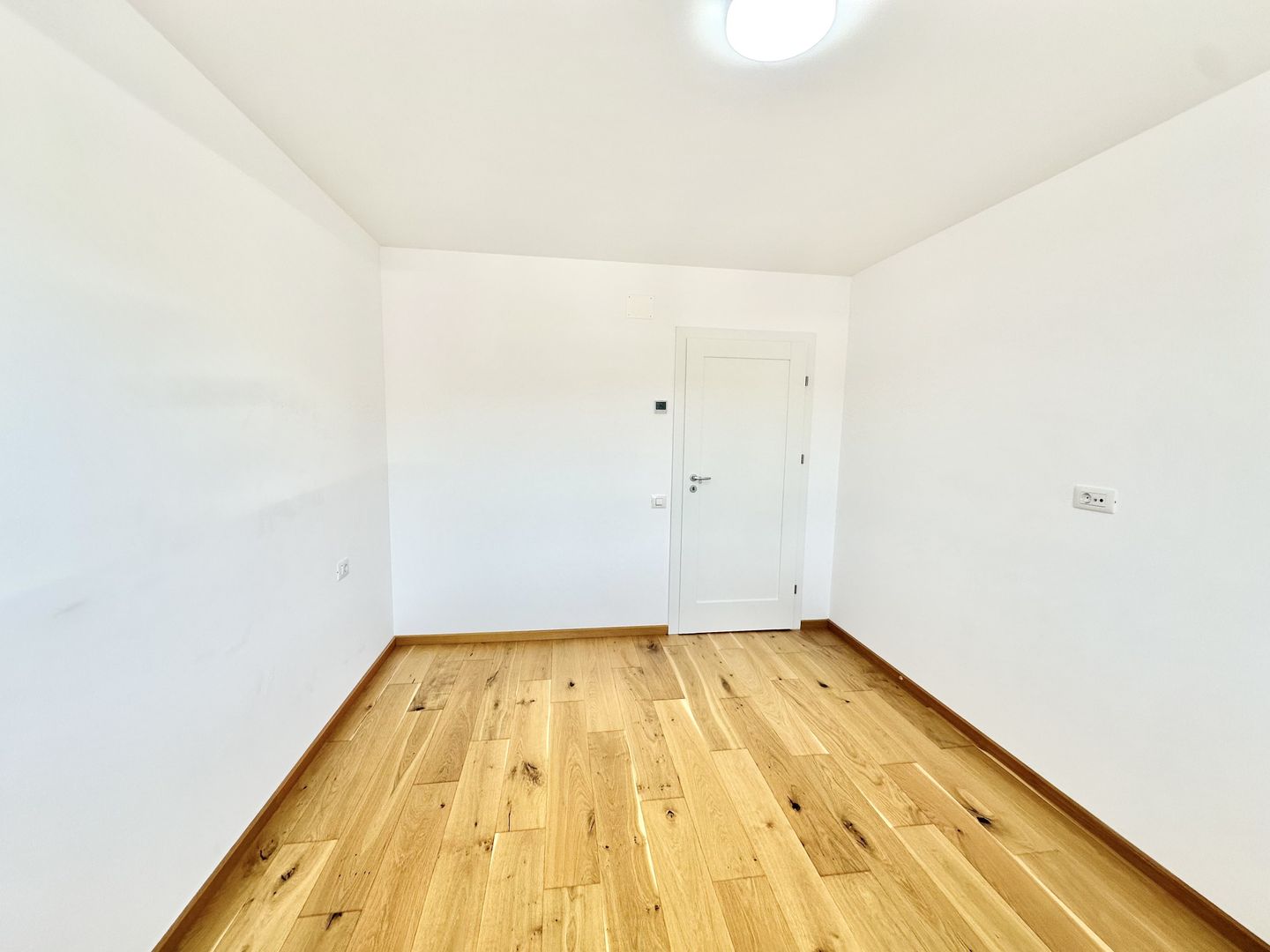 Apartament cu 3 camere decomandat de inchiriat, Urban Plaza - Poză 13