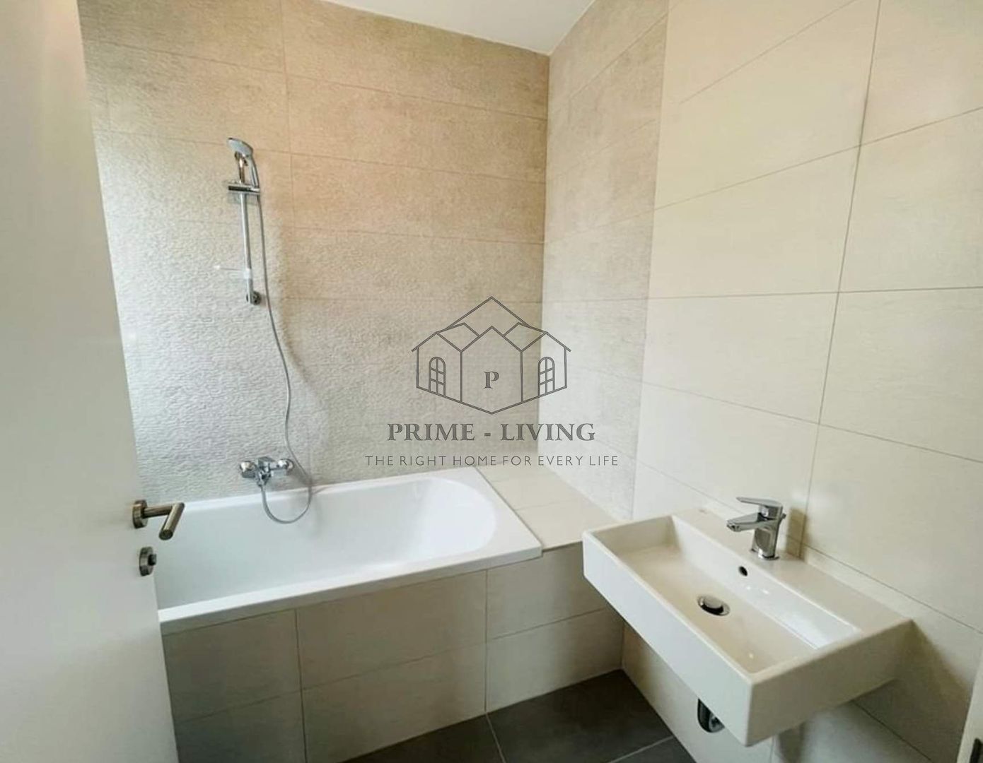 CASA NOU CONSTRUITA IN COMPLEX REZIDENTIAL LA VANZARE IN PIPERA - Poză 6