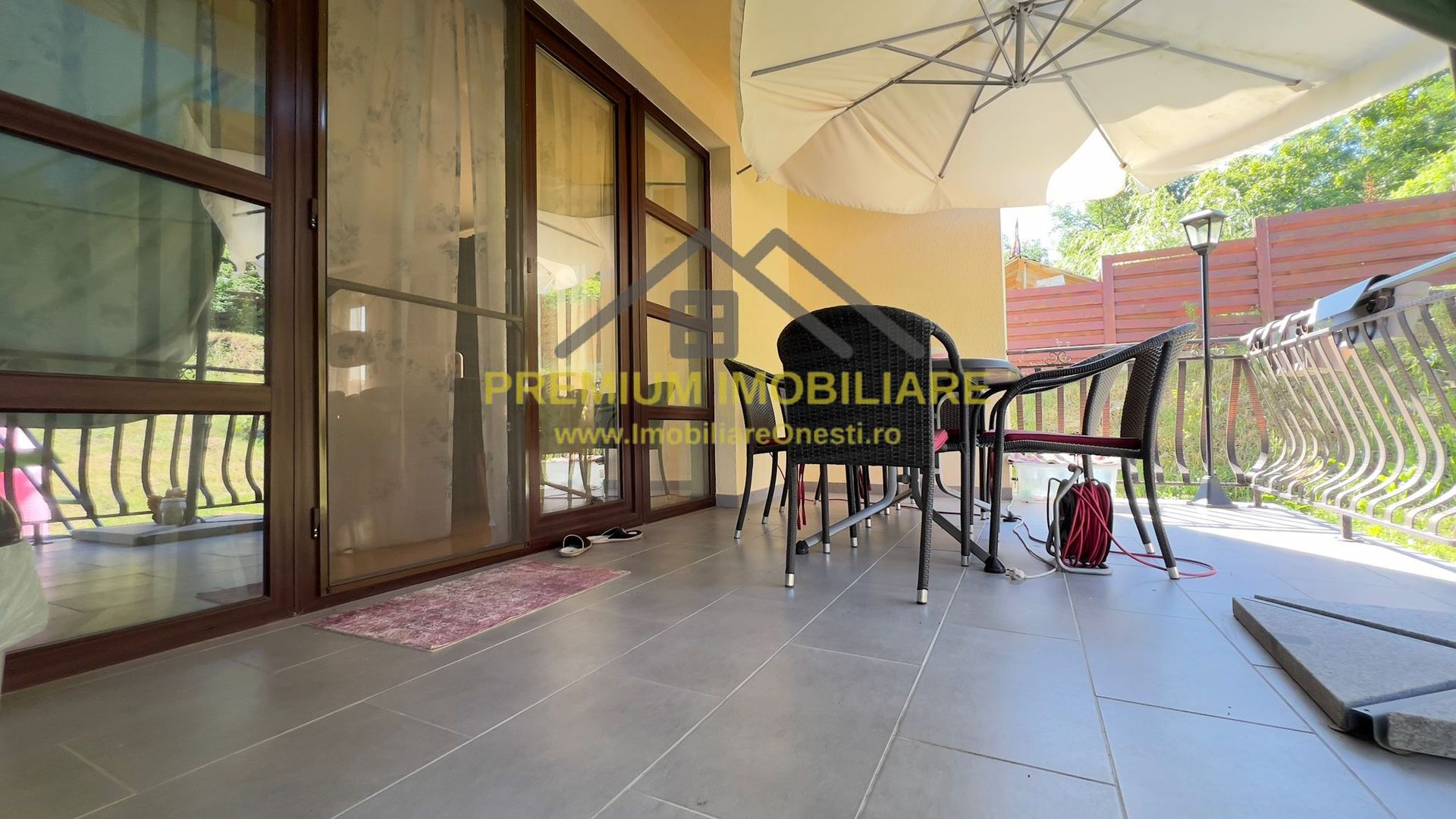 Vilă P+M cu teren de 4.200 mp + Garaj - Onești - Poză 11