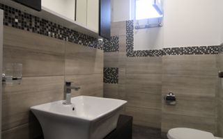 Bv. Victor Babes, 2 camere, centrala proprie. - Poză 8