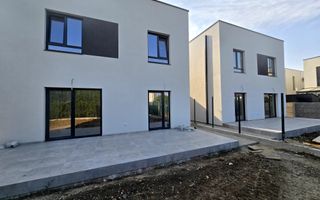 Duplex cu 5 camere despartit prin camera tehnica in Dumbravita - Poză 19