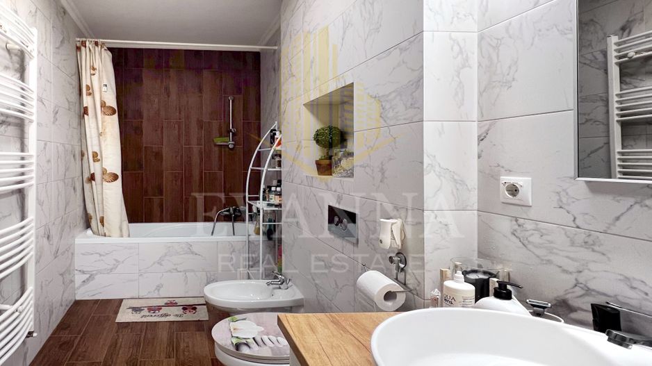 De vanzare 3 camere , etaj 1 - Tautii Magheraus. - Poză 11