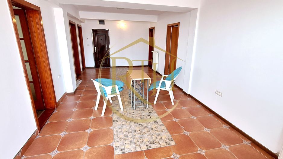 Oferim spre inchiriere, Apartament spatios, 4 camere, pentru locuit sau Firme - Poză 15