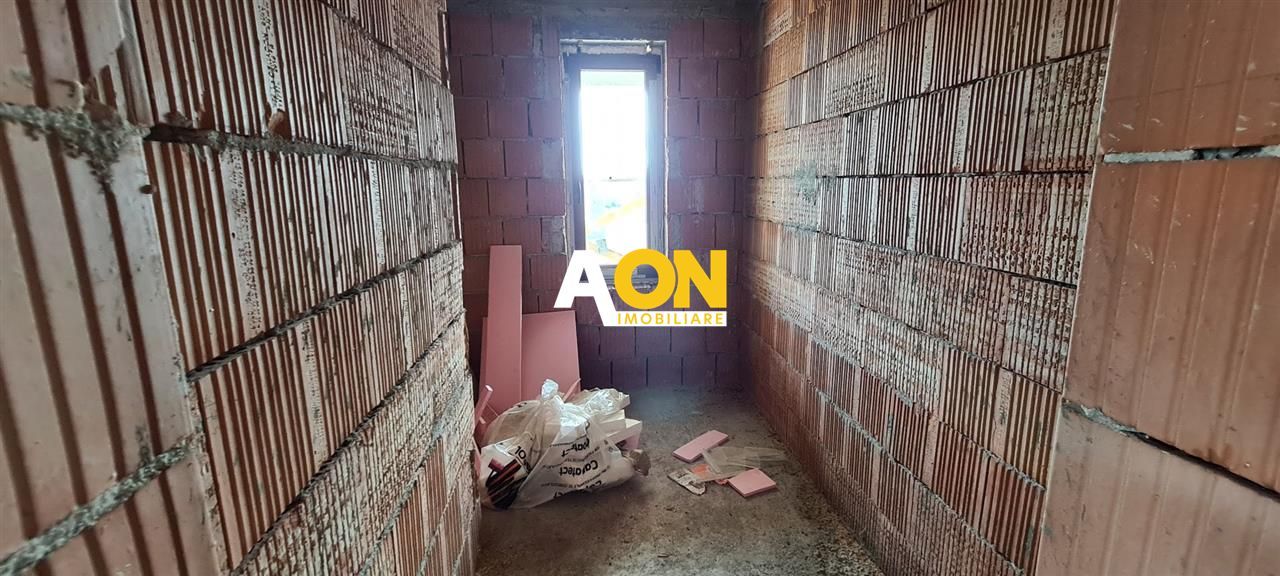 Casa la rosu cu toate utilitatile - Poză 7