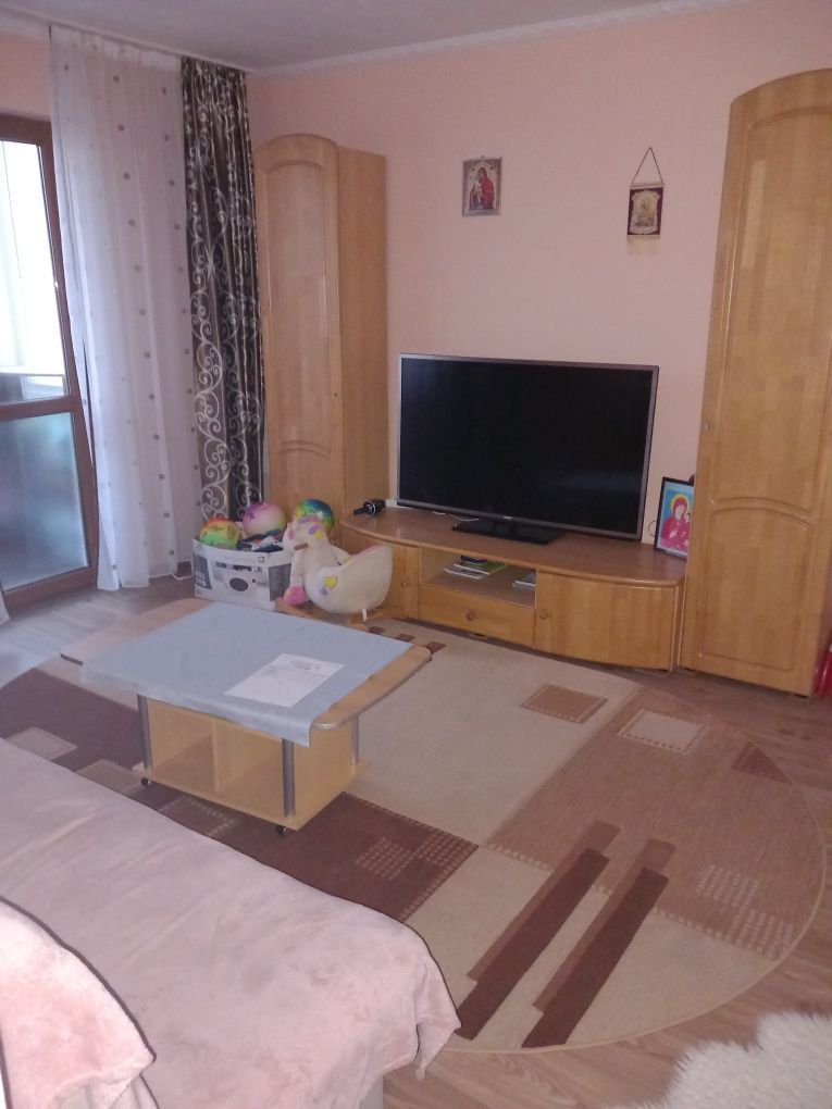 De închiriat apartament 3 camere - Poză 5