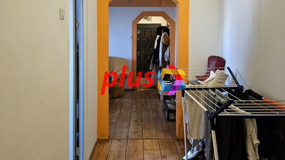 Oportunitate. Apartament cu trei camere, zona Astra 57 mp - Poză 2