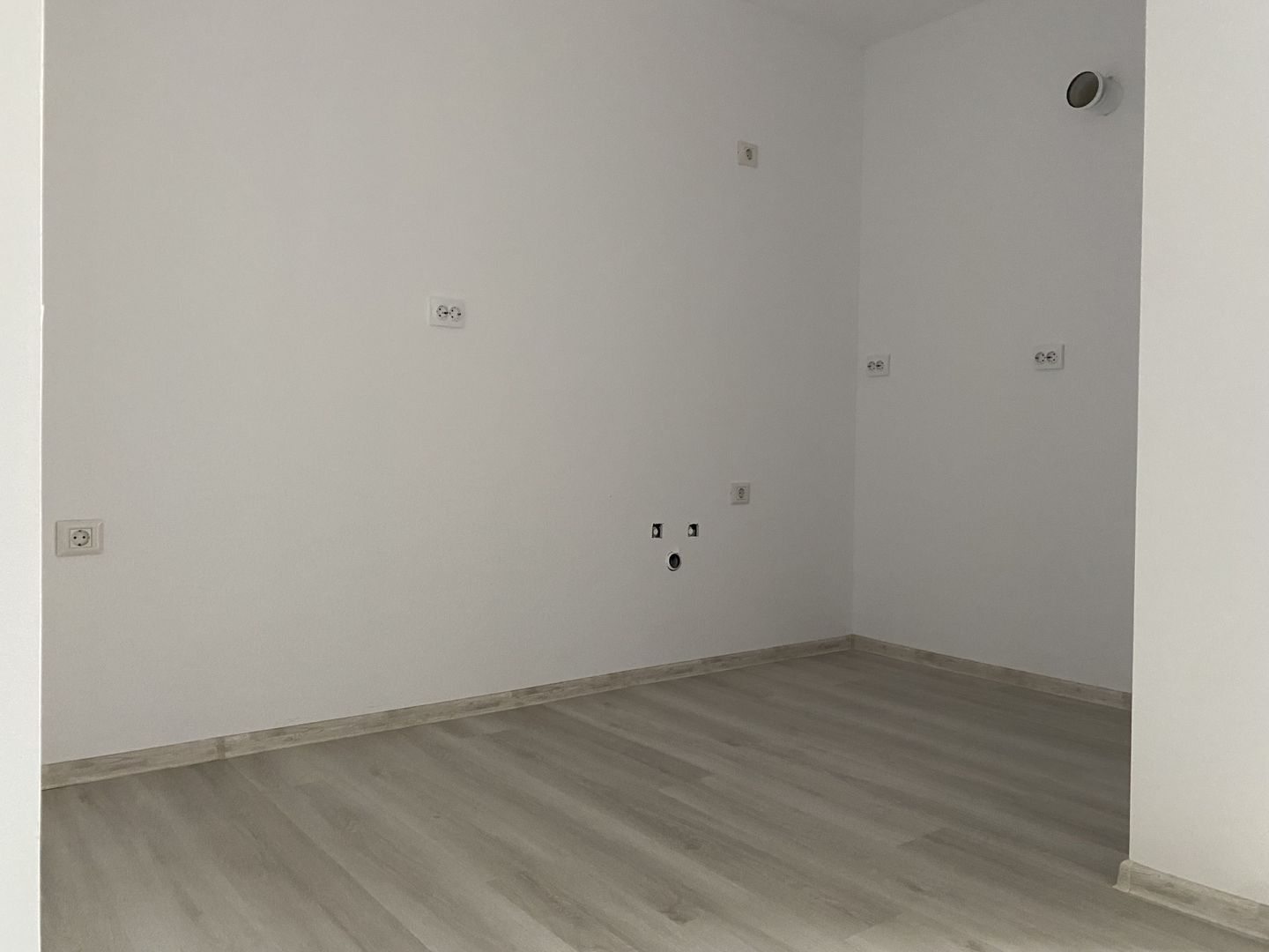 Vanzare apartament cu 3 camere - bloc nou - zona Sideco - Targoviste - Poză 10