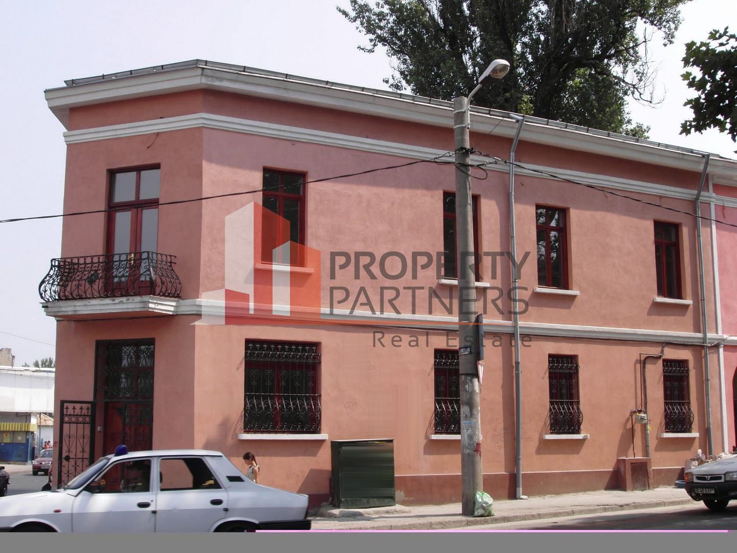 300 mp destinatie mixta zona Traian - Poză 1