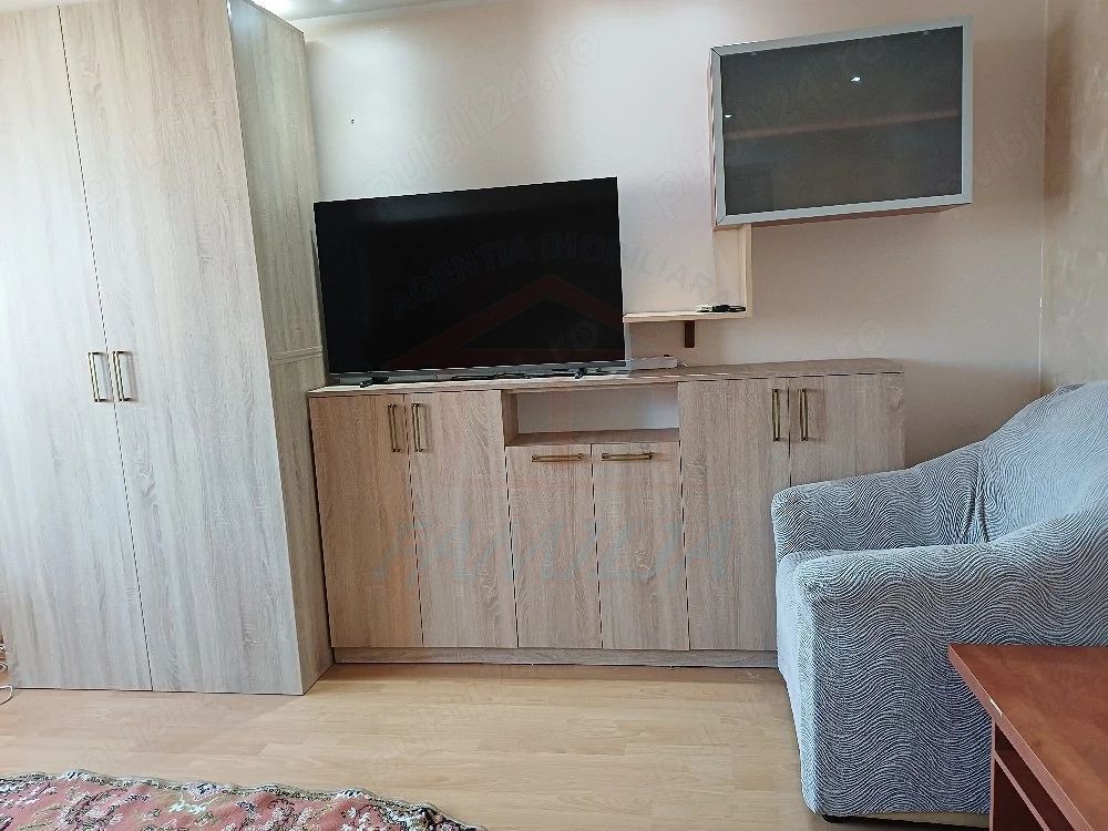 De închiriat apartament 2 camere decomandat | Micro 20 | 350 EURO/LUNA - Poză 2