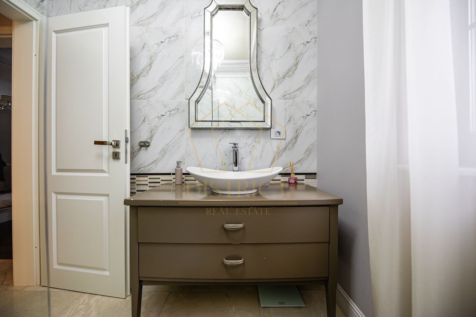 Vila exclusivista cu garaj si piscina I Dumbravita I Comison 0% - Poză 33