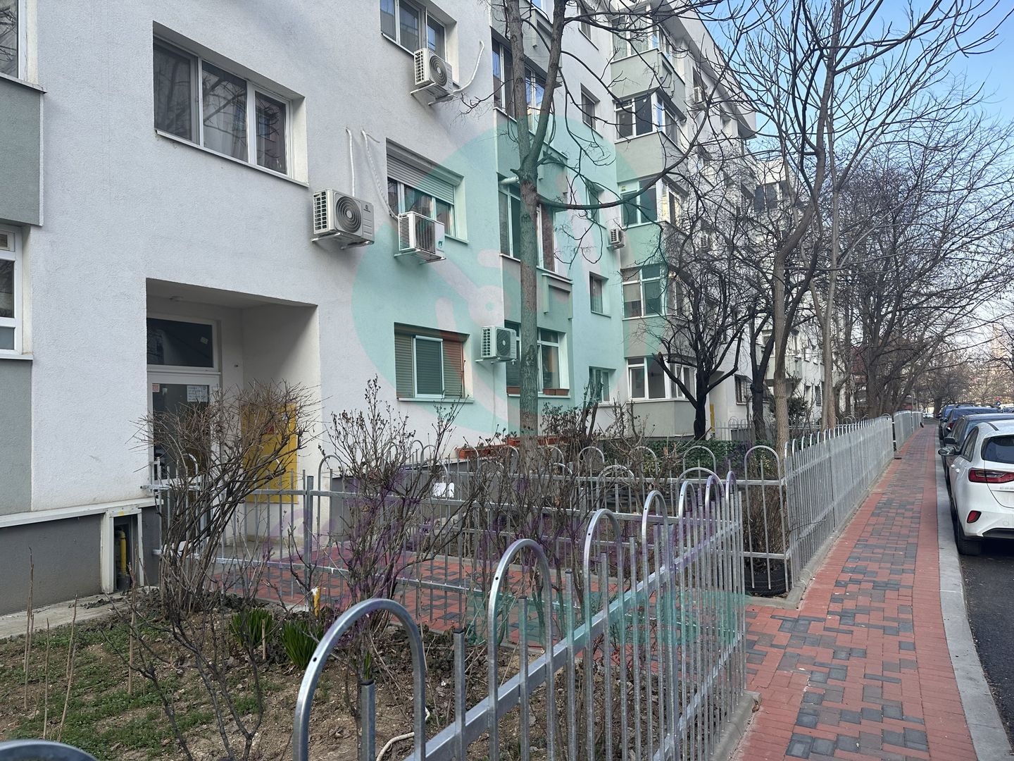 2 camere spatioase renovate in 2017 - Poză 10