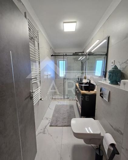 Penthouse 120 mp cu terase generoase - Poză 7