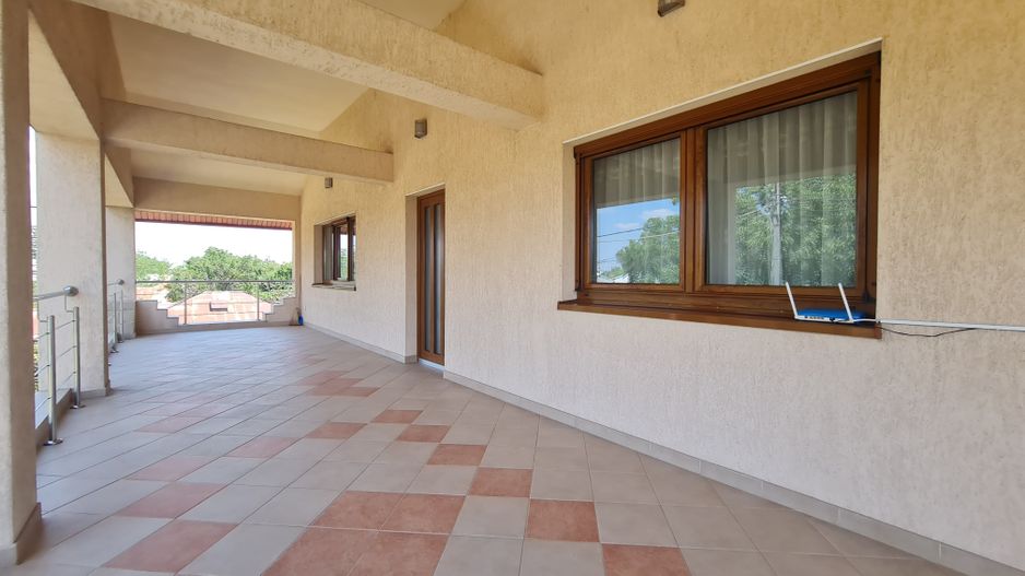 Vila impozanta in zona linistita la 15 minute de capitala! - Poză 24