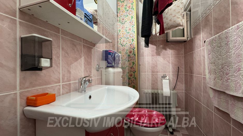 Apartament 3 camere decomandate | 2 bai | 69 mp | Cetate - Piata - Poză 5