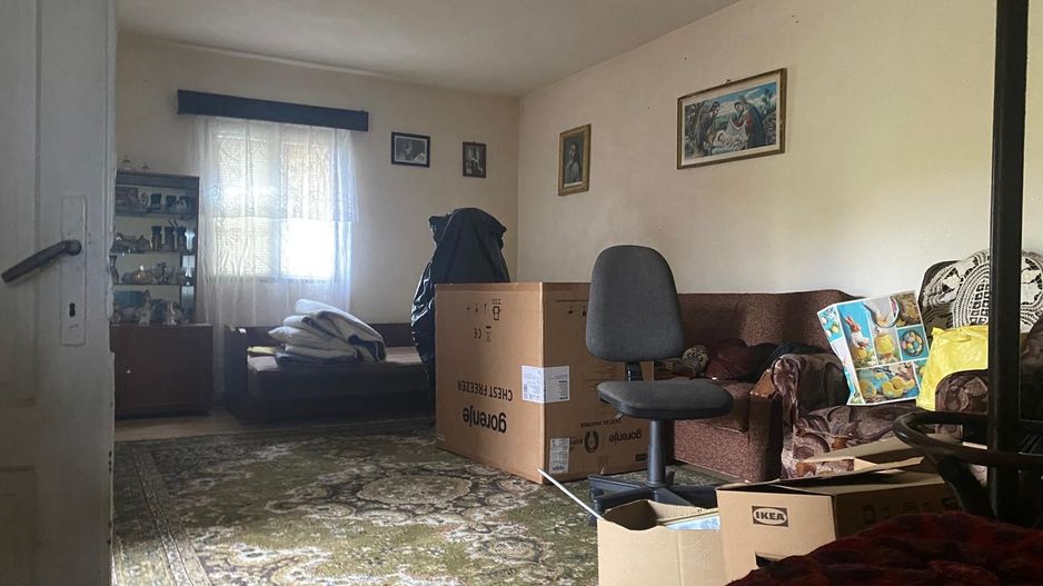 Vanzare casă cu teren generos în Săcueni, la 15 minute de Târgoviște - Poză 4