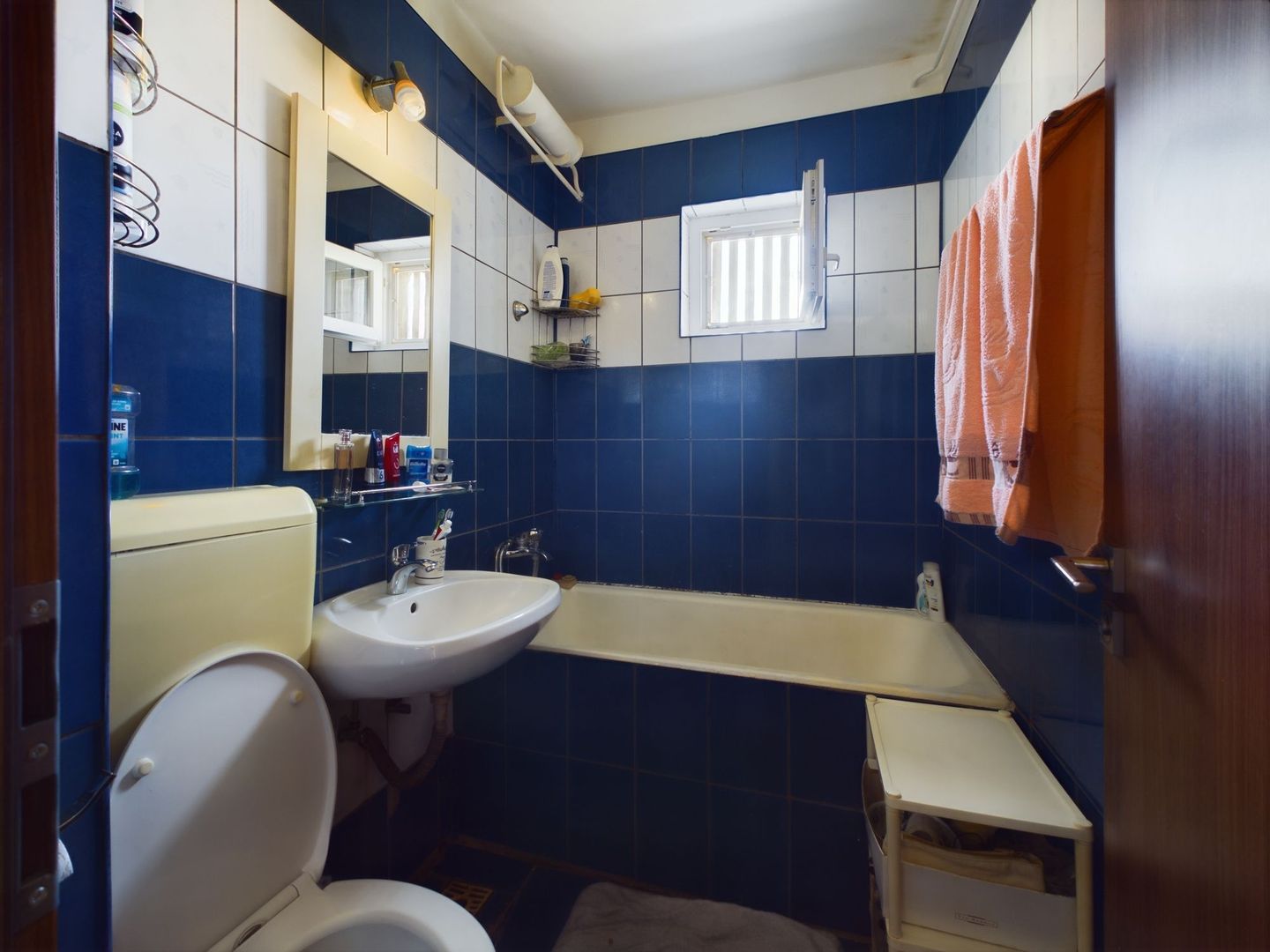 Apartament cu 2 camere renovat modern în Grădiște - Poză 10