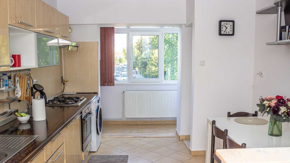 ageuropa.ro vinde apt. 2 cam. DECOMANDAT, RENOVAT si MOBILAT. - Poză 1