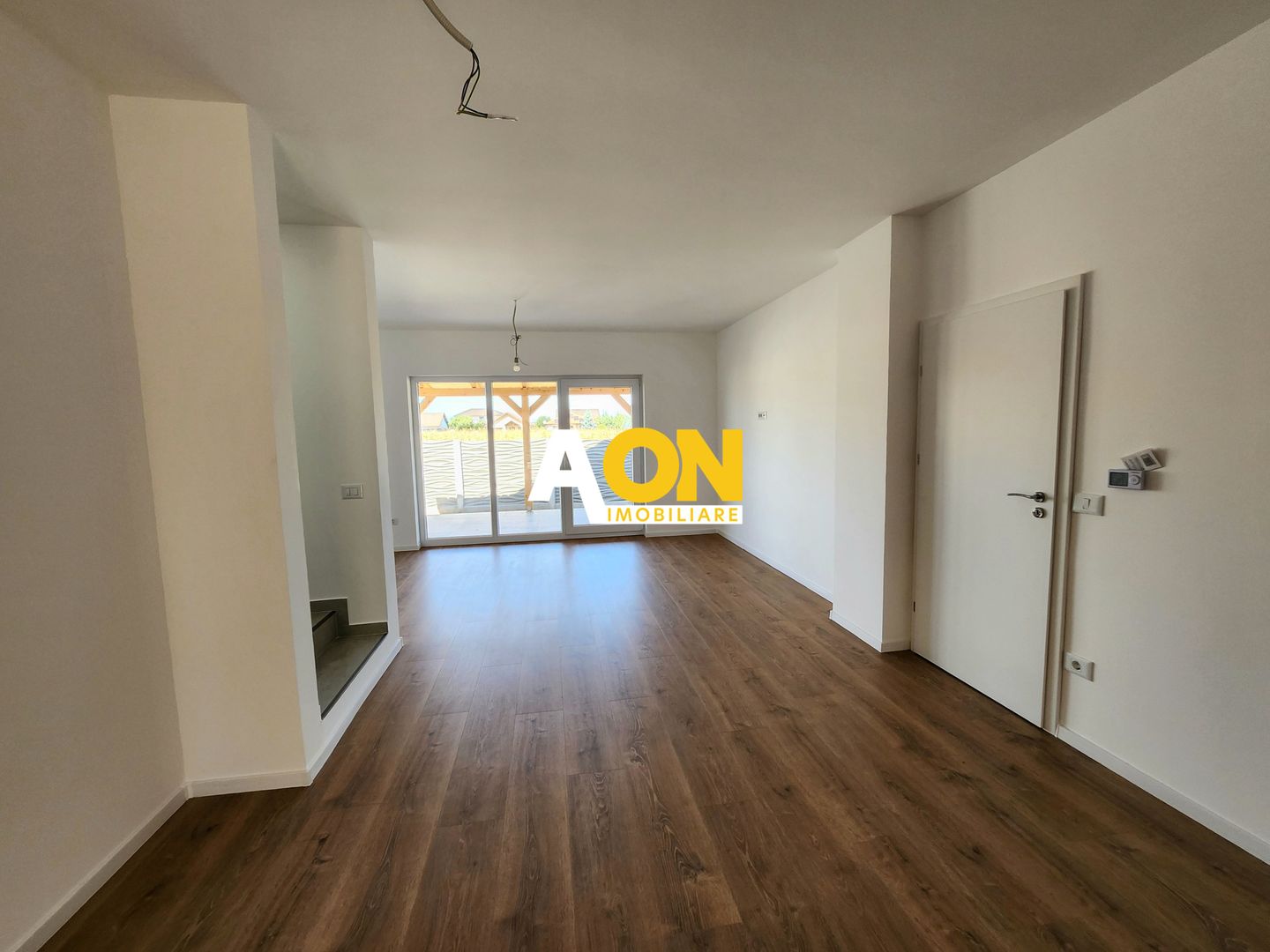 Casa Individuala cu 4 camere, 3 bai, terasa, 370mp teren, Oarda de Jos - Poză 4