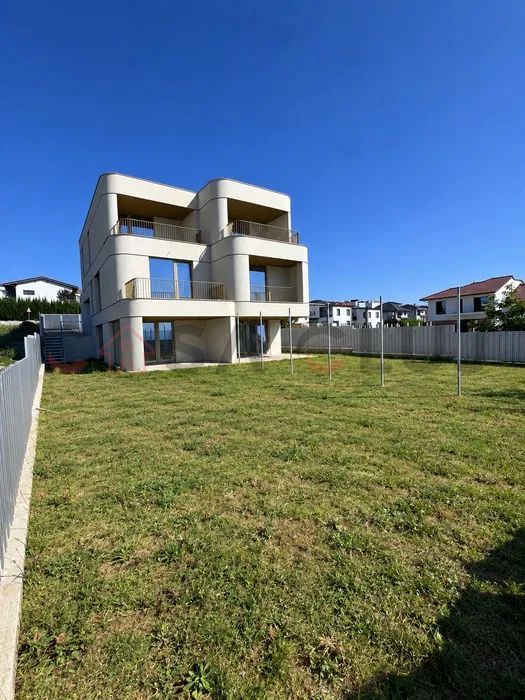 Casa zona Voronet - View superb spre oras - Poză 3