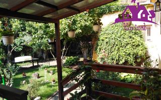 Casa si curte zona centrala - Poză 4