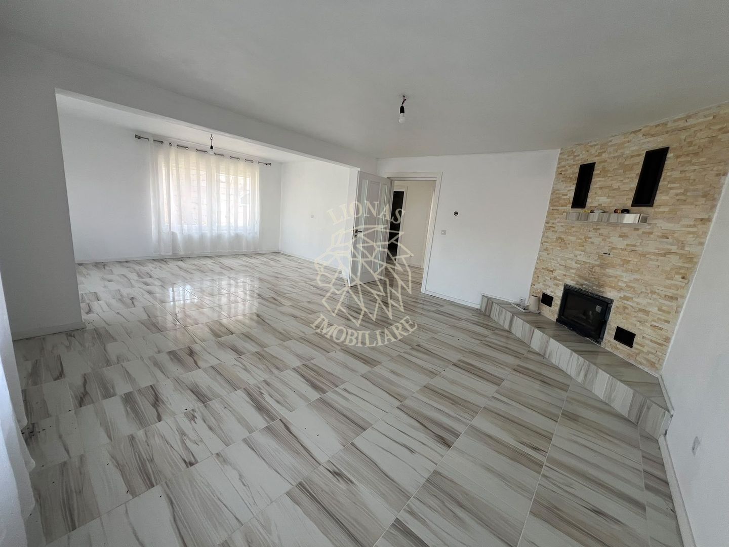 Casa 4 camere-teren 1500 mp-garaj-terasa-Cepari, 16 km de Bistrita - Poză 1