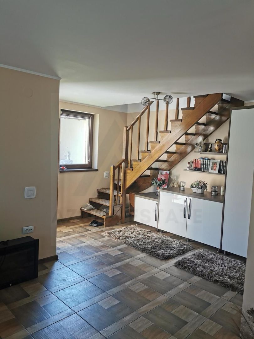 Casa individuala cu garaj 60 mp si teren+gradina 2650 mp in Porumbacu - Poză 15