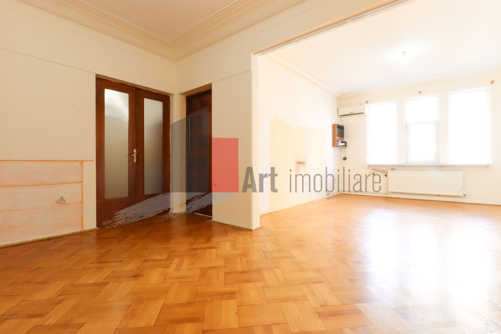 Apartamentul "DEKORA", bloc Art Deco, interior compartimentat de exceptie - Poză 9