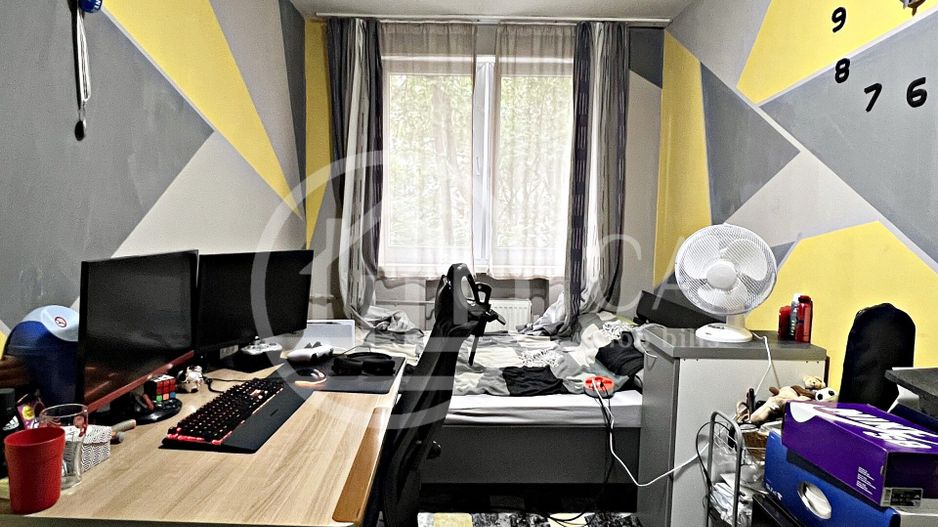 Apartament cu 3 camere de vanzare in zona Rogerius, Oradea - Poză 4