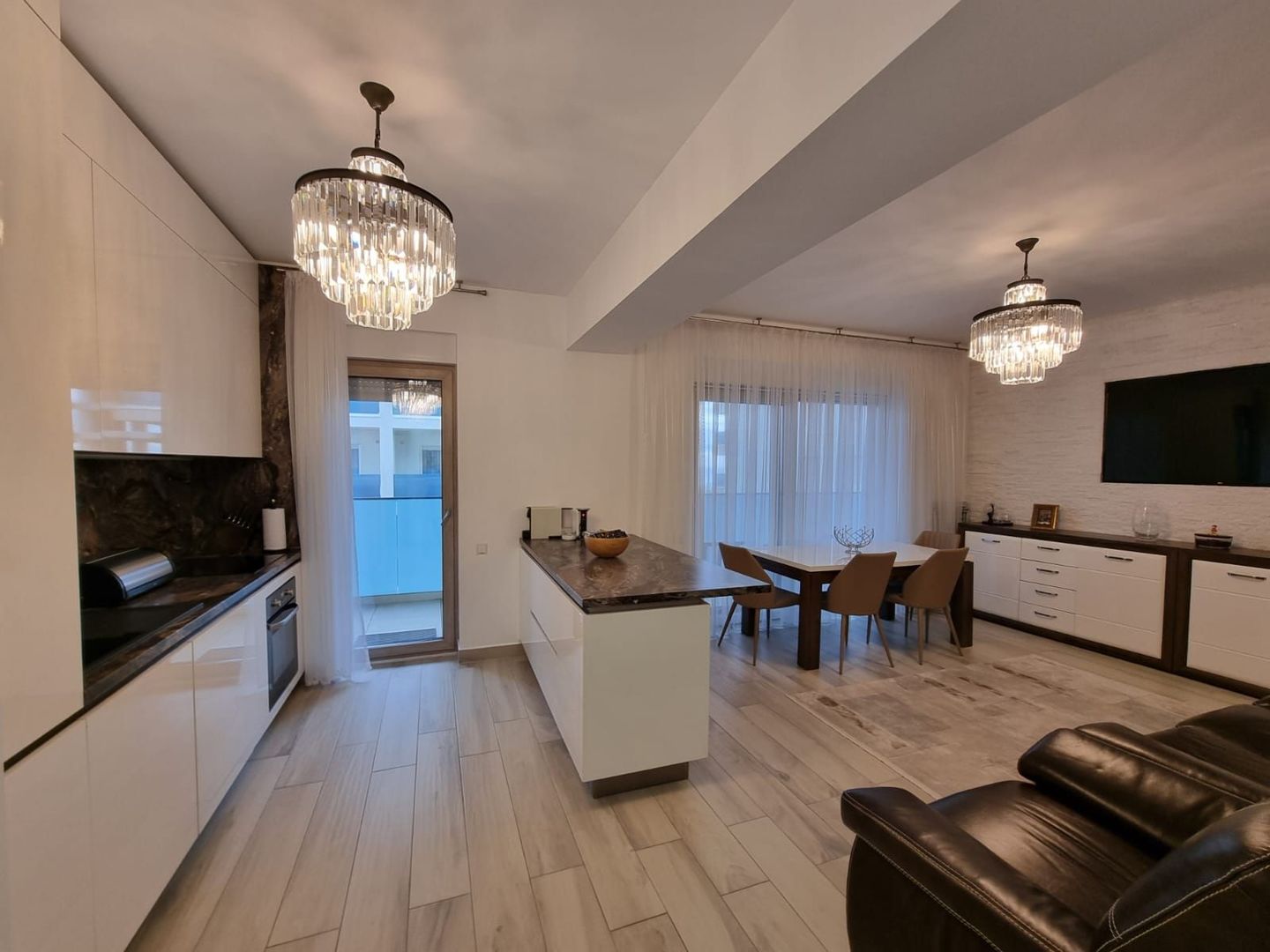 Apartament modern 3 camere  Marina Surf Rezidence vedere lac si mare - Poză 1