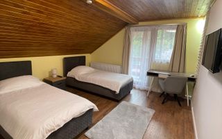 Casa de vanzare - zona Ferneziu - Poză 12