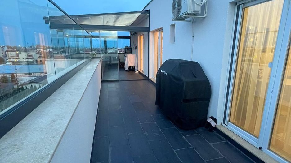 3 CAM MOBILAT SI UTILAT ULTRAMODERN CU TERASA ZONA TRAPEZULUI - Poză 5