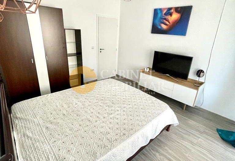 Etaj 2 Apartament 3 camere - 93 mp mobilat-utilat Loc parcare - Poză 2