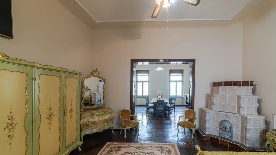 Apartament spațios cu 4 camere situat Ultracentral - Poză 9