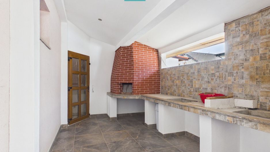 Vilă cu 4 camere in Livada - Poză 17