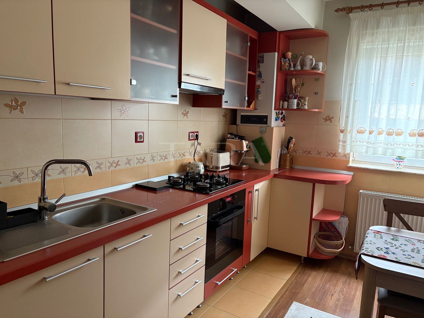 Apartament premium cu 3 camere, garaj și balcon generos - Floresti. - Poză 3