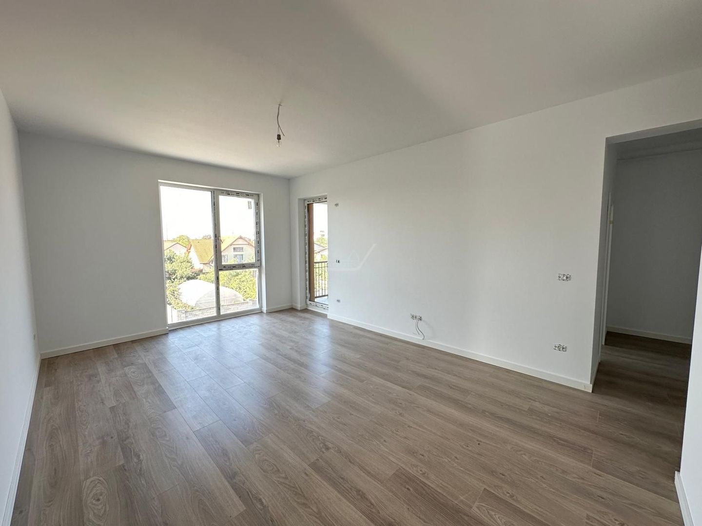 Bloc finalizat. Lift. Decomandat. Loc parcare. - Poză 1