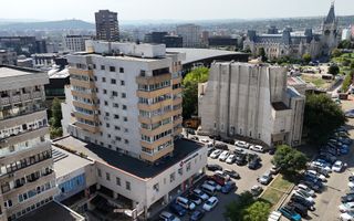 Apartament ULTRACENTRAL cu 4 camere,decomandat, langa Palas, 105 mp ! - Poză 1