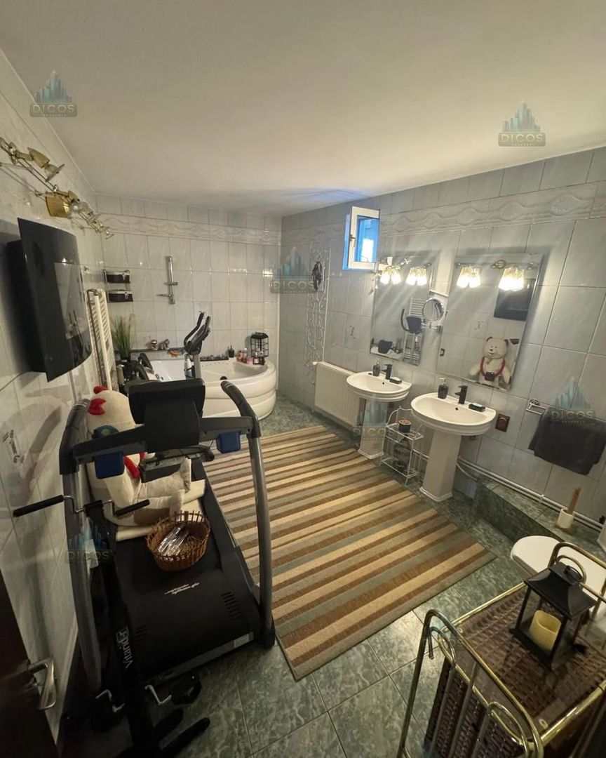 Casă de vânzare pe strada Tudor Vladimirescu - Poză 18