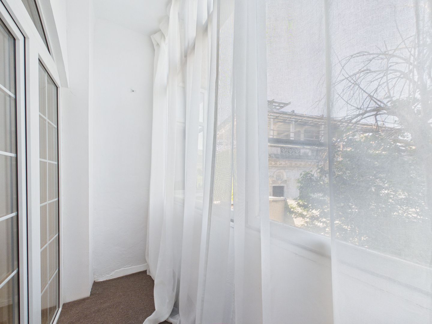 Locuiește acolo unde Bucureștiul prinde viață. Piața Rosetti. - Poză 6